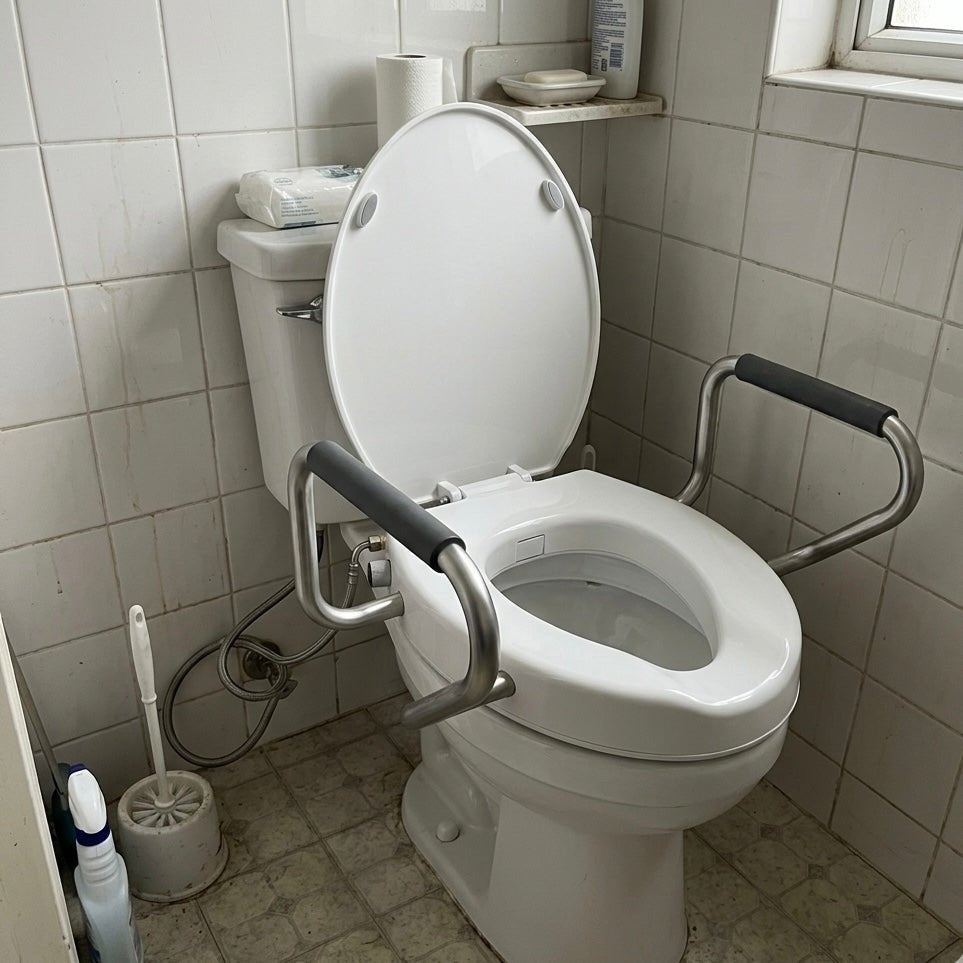 Toilet Grab Bars vs Toilet Safety Frames: Which One Is Better for Seniors? - Marine Dana Store
